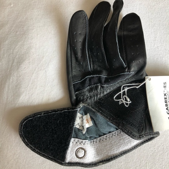 Ladies L Golf Glove - Picture 2 of 6